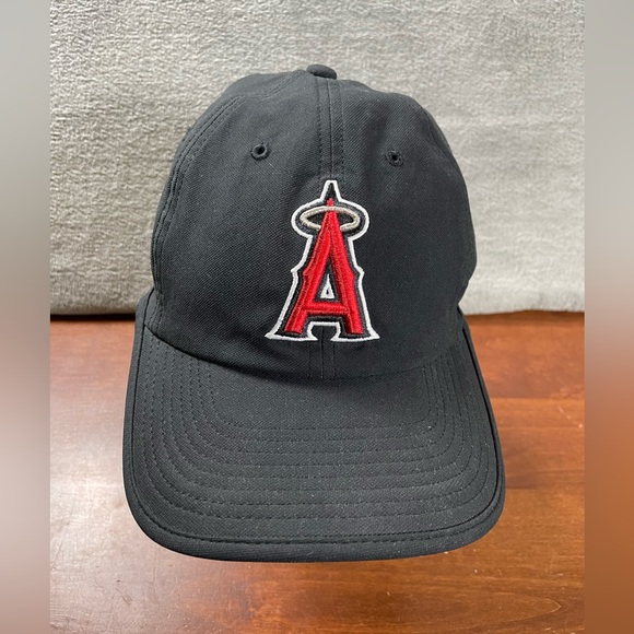Nike Heritage86 HAT CAP MLB LOS ANGELES ANGELS Of Anaheim Black Red Embroidered - Picture 2 of 12